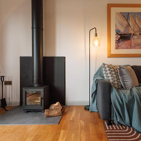Villa The Retreat, Waterfront & Log Burner Christchurch  Exterior foto